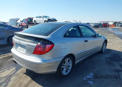 2003 Mercedes-Benz C 320 Sport z USA, uszkodzony, nr VIN WDBRN64J53A484212